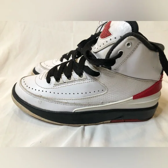 Nike Air Jordan 2 Chicago— Size 4Y USED NO BOX - Picture 13 of 14